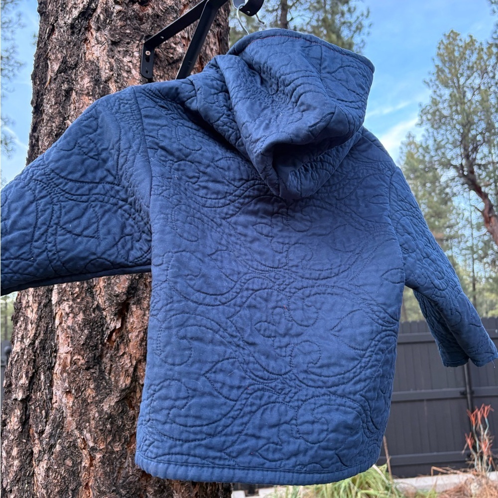 Kids Quilted Hoodie with Whale Design - Picture 4 of 5